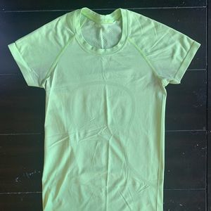 Lime Green Swiftly Tech Short Sleeve Shirt- Size (4)